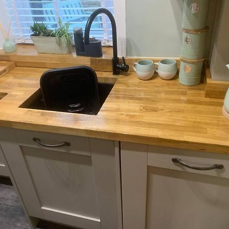 Quaint 1 Bedroom Cottage In Pudsey, Leeds Kültér fotó