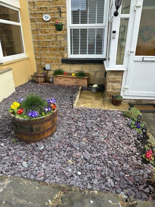 Quaint 1 Bedroom Cottage In Pudsey, Leeds Kültér fotó