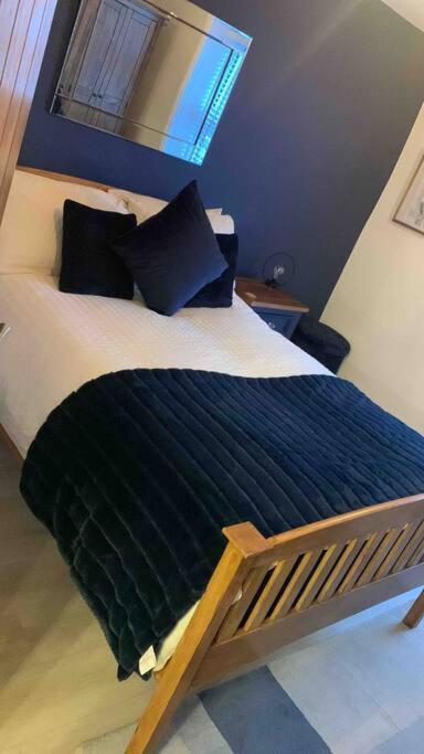 Quaint 1 Bedroom Cottage In Pudsey, Leeds Kültér fotó