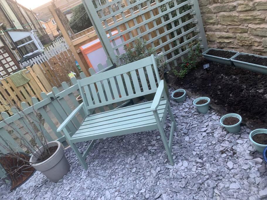 Quaint 1 Bedroom Cottage In Pudsey, Leeds Kültér fotó